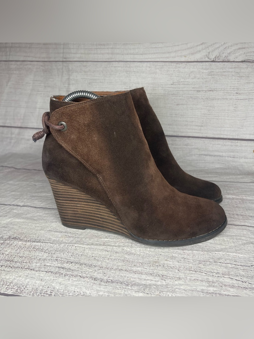 Lucky Brand Women’s 8.5 Yamina Brown Suede Distressed Wedge Boots